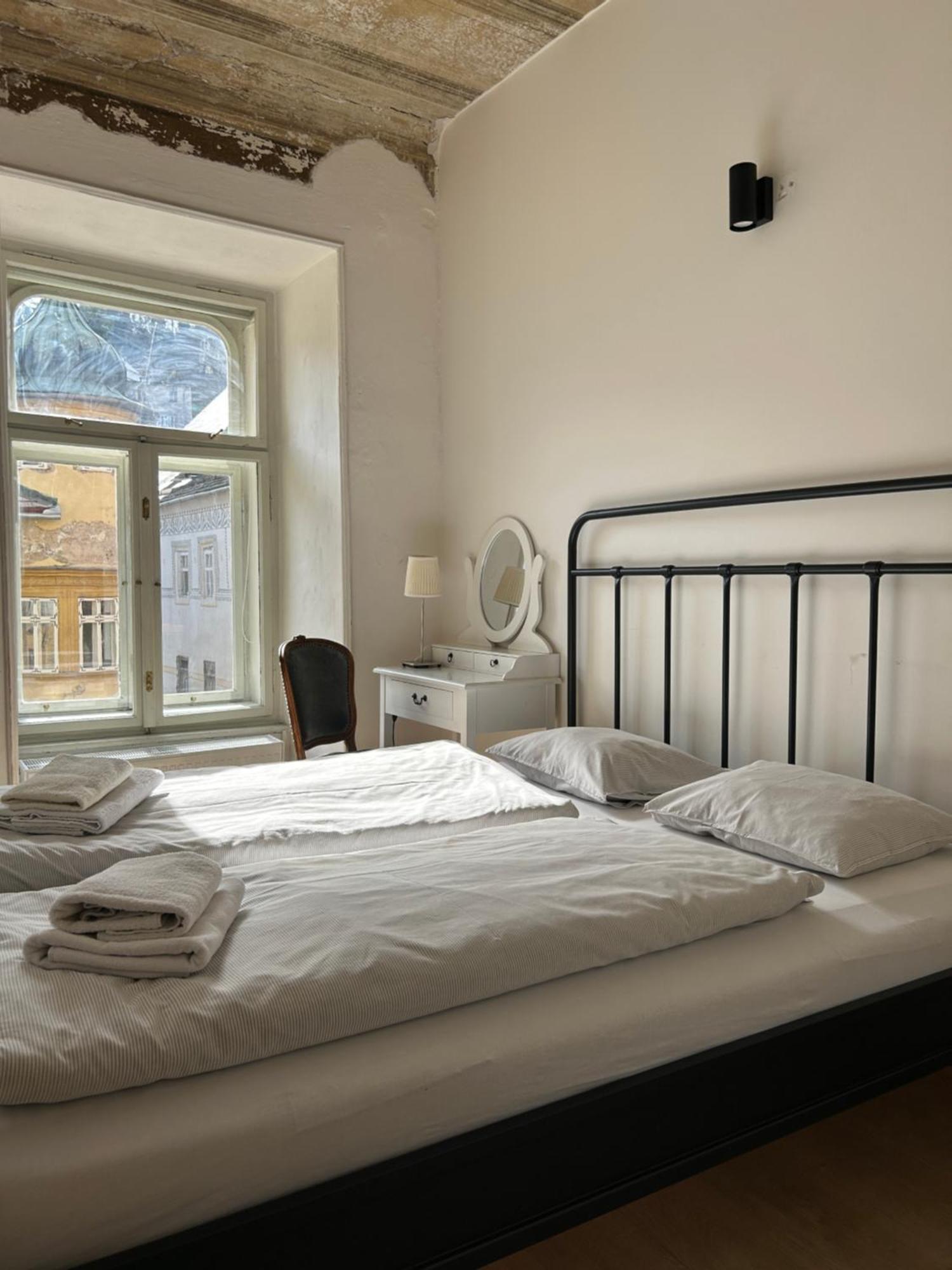 Boutique Apartments Banska Stiavnica Bagian luar foto